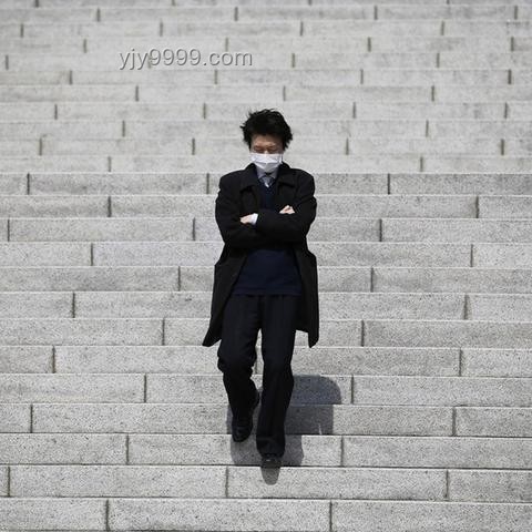 只同住不结婚现象深度剖析：年轻人的新型生活方式探索