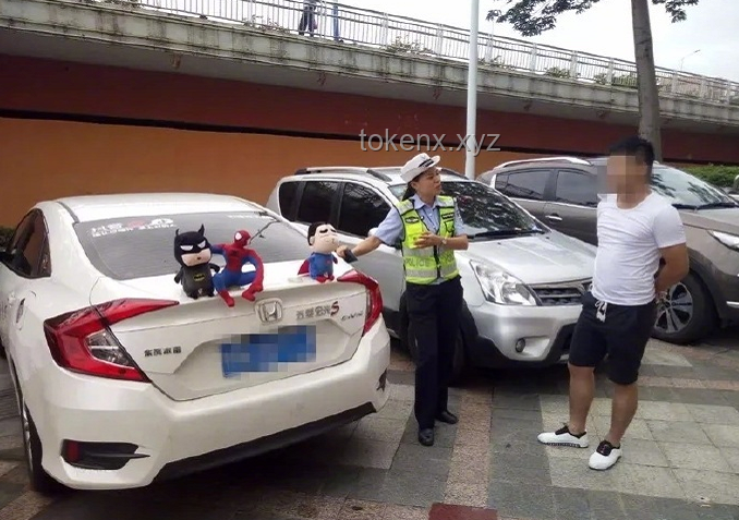 男子捡“车屁股”全网寻主，车主感激回应