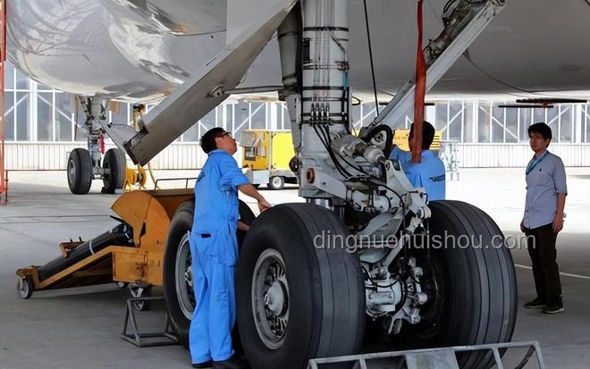 波音787首起空难下的机型深度剖析：安全、性能与全球应用