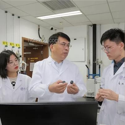 高校师德失范频发，已婚博士后骗情事件敲响警钟
